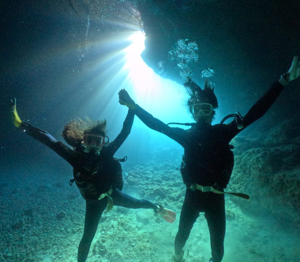 恩納村　青の洞窟
ダイビング